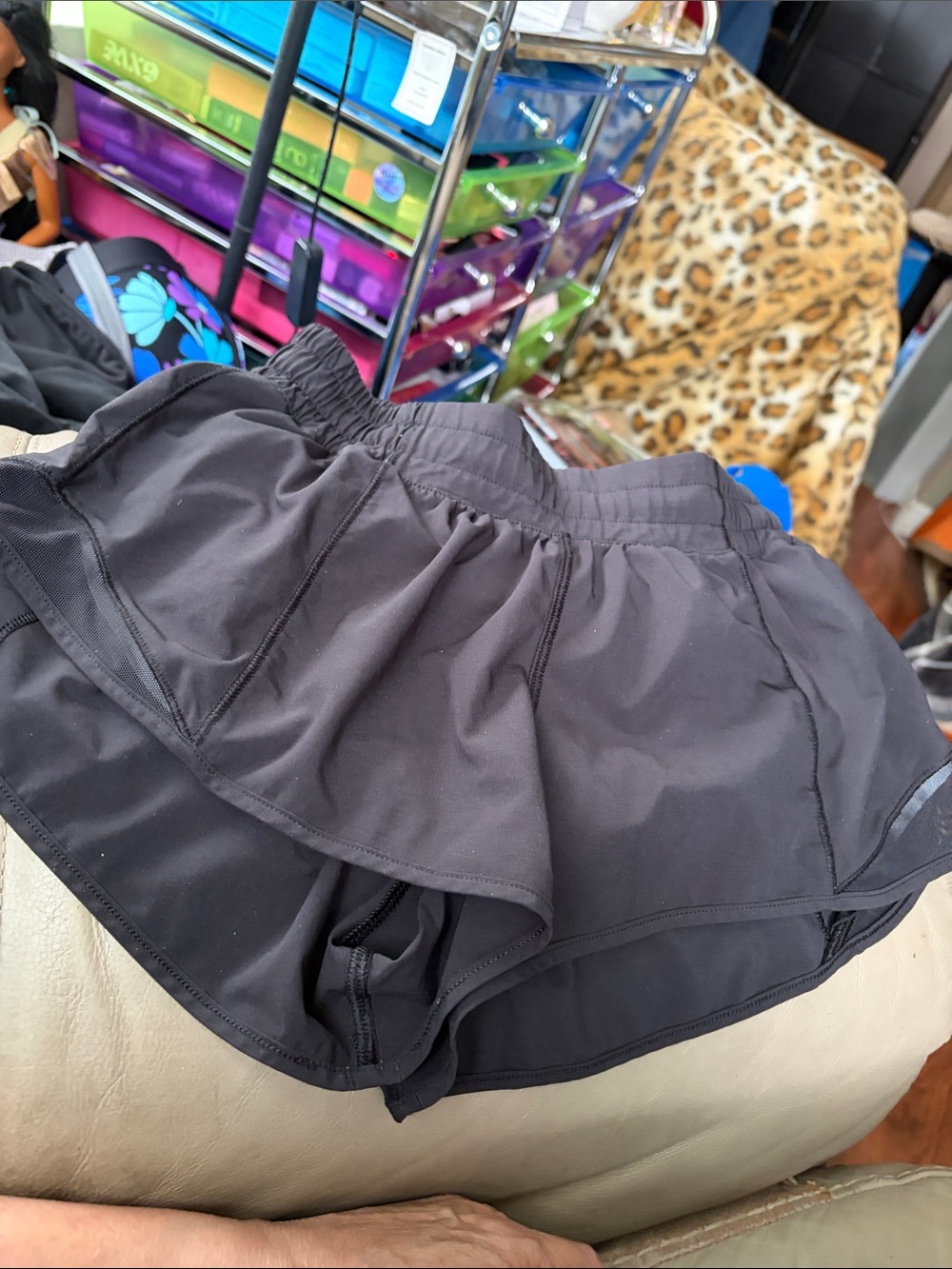 Lululemon Size 4 Reg  Black Hotty Hot High-Rise Shorts.